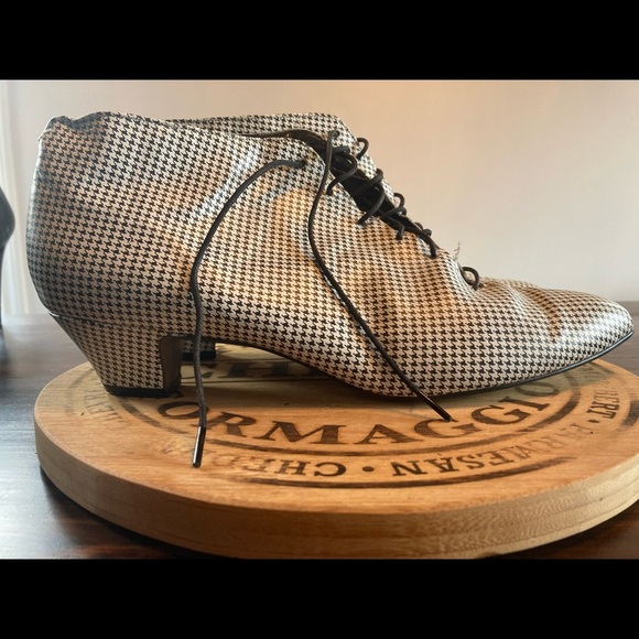 Additions Shoes - Picture 2 of 7